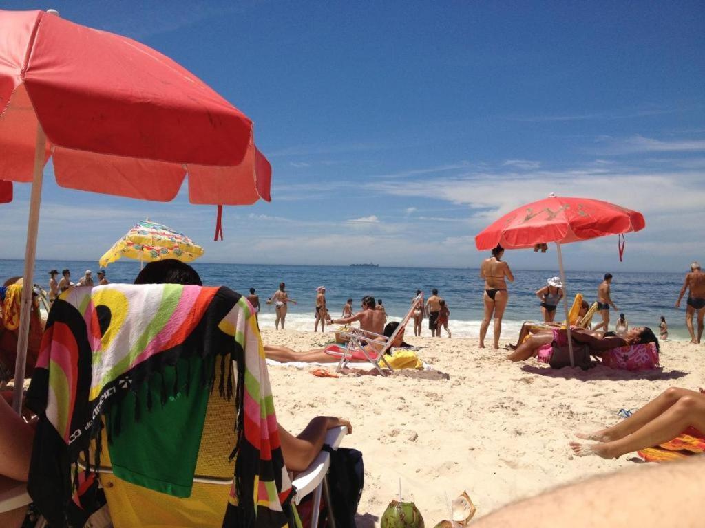 Copacabana Beach Apartment: 3 Bedrooms, 4 Baths, Air Con & Wi-Fi Rio de Janeiro Exterior photo
