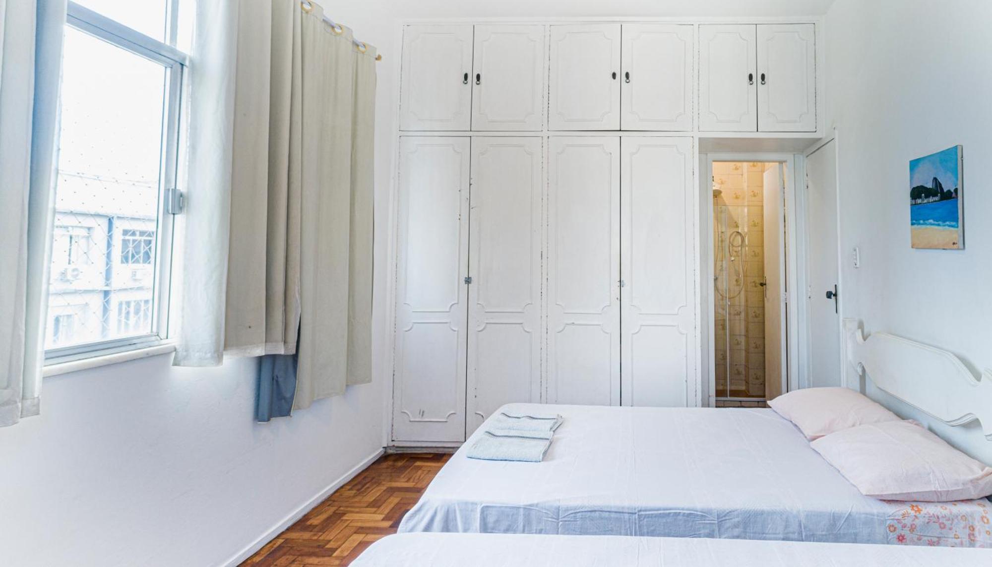 Copacabana Beach Apartment: 3 Bedrooms, 4 Baths, Air Con & Wi-Fi Rio de Janeiro Exterior photo