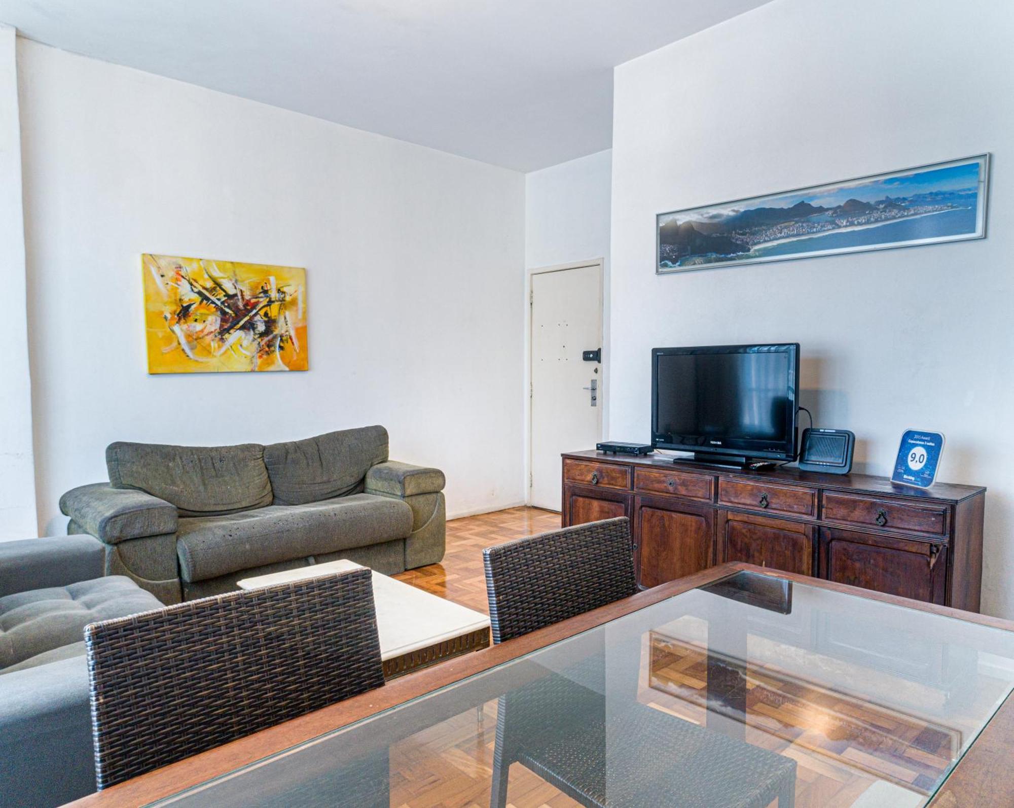 Copacabana Beach Apartment: 3 Bedrooms, 4 Baths, Air Con & Wi-Fi Rio de Janeiro Exterior photo